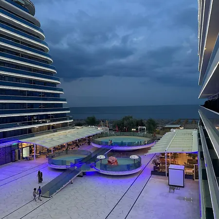 아파트 View White Titanic