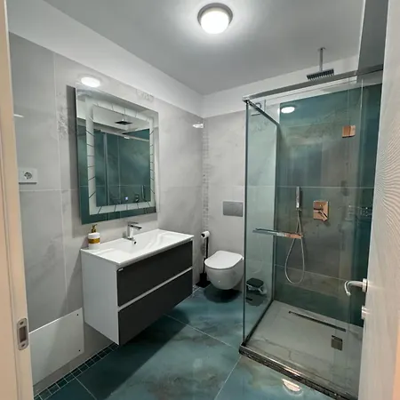 View White Titanic * Năvodari